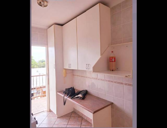 1 BEDROOM PROPERTY TO RENT IN DIE BULT